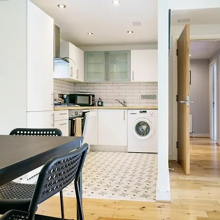 Stylish City Centre 2 Bedroom Apartment With Belfast Cityscape View Exterior photo