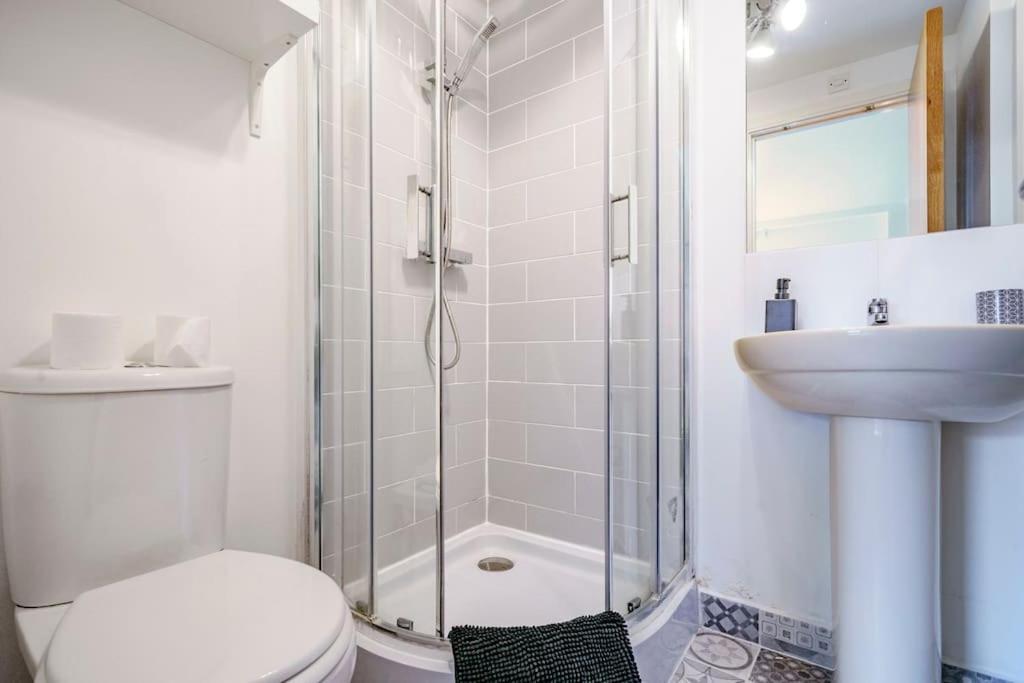 Stylish Centre 2 Bedroom With Cityscape View Appartamento